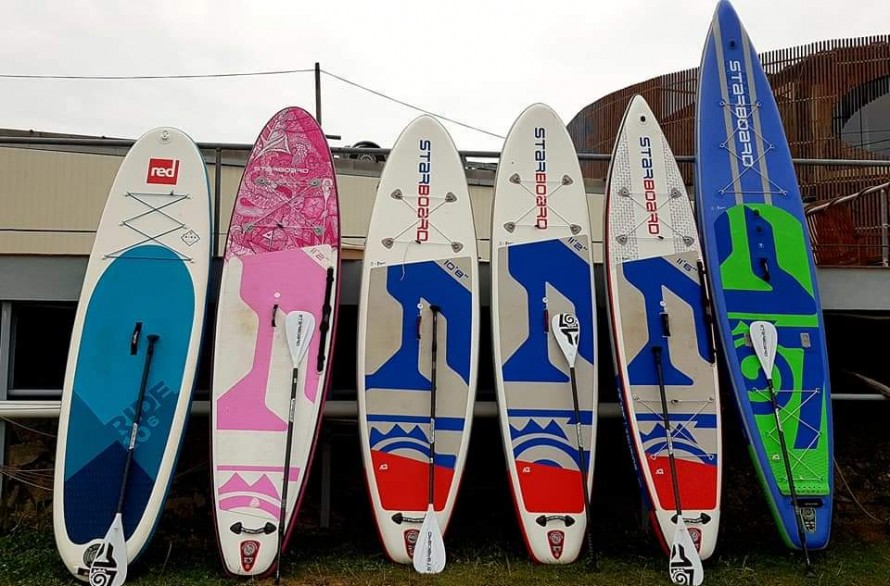 Výprodej paddleboardů a pádel