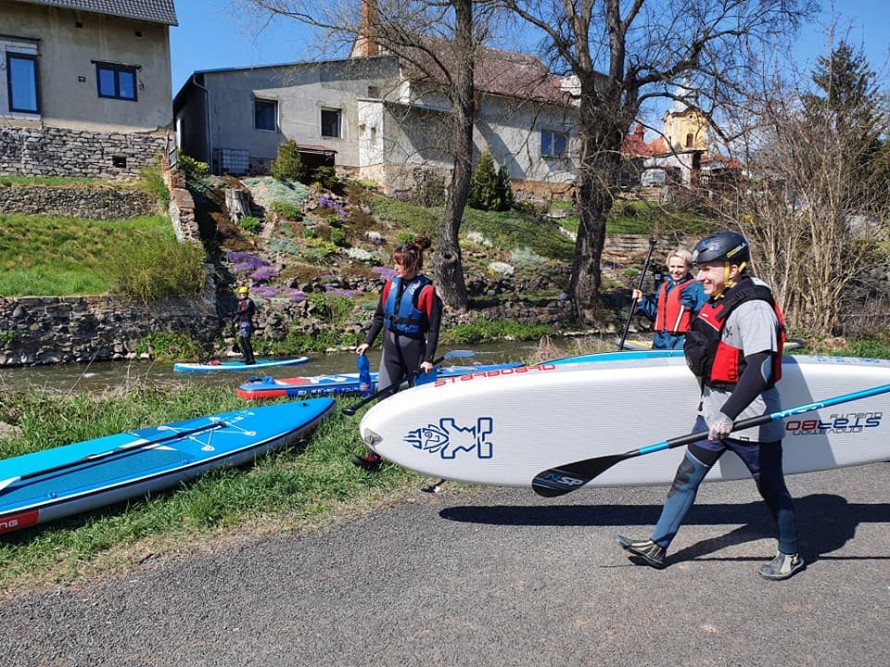 Nafukovací paddleboardy na řeku