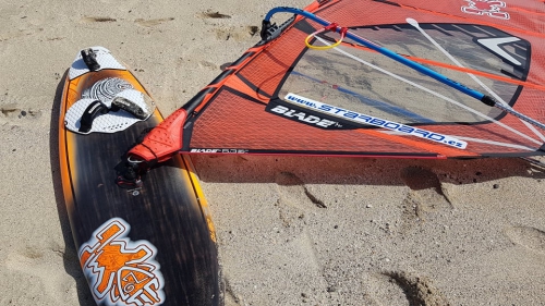 Testujeme windsurfové plachty a plováky na Kapverdách