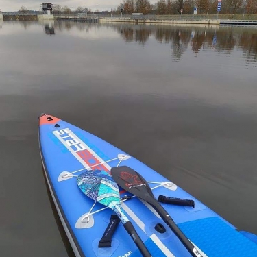 Recenze paddleboardu a pádel