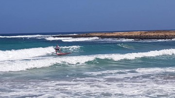 paddleboard na moře