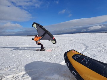 nafukovací wing křídlo na brusle, lyže a snowboard