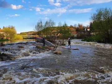 Jak přejet peřej na paddleboardu