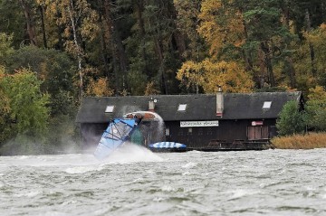 Extrémní windsurfing na Nechranicích a Máchově jezeře