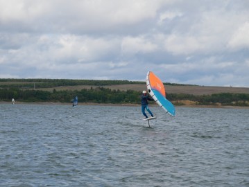 obrat proti větru wingfoil