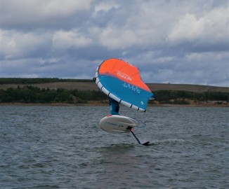 wingfoil obrat proti větru