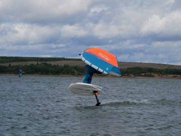 wingfoil obrat proti větru