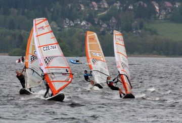 český juniorský windsurfing