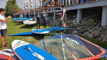 kurzy windsurfingu v Praze