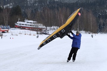 nafukovací wing křídlo na brusle, lyže a snowboard